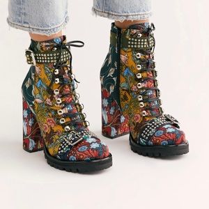 Jeffrey Campbell Lilith II platform boot